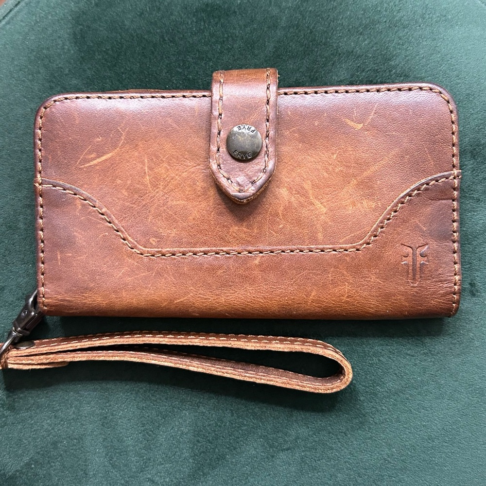 FRYE wristlet wallet